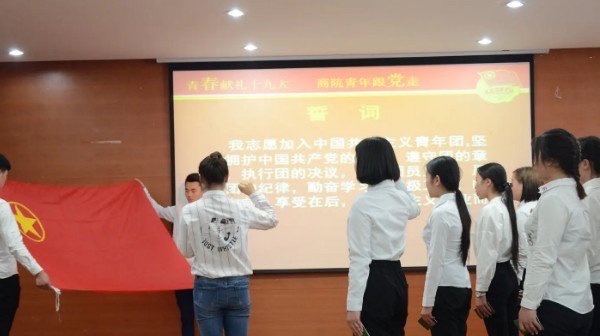 网络图片(侵删) 网络图片(侵删)