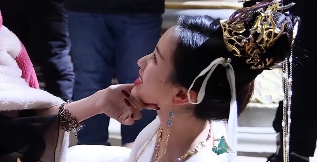 网络图片(侵删) 网络图片(侵删)