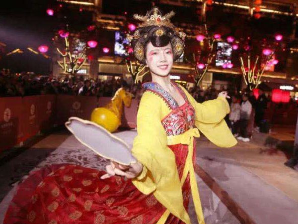 网络图片(侵删) 网络图片(侵删)